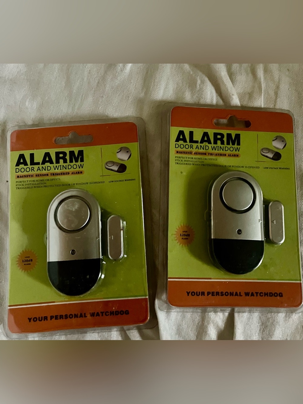 ALARM DOOR AND WINDOW
MAGNETIC SENSOR TRIGGERED ALARM